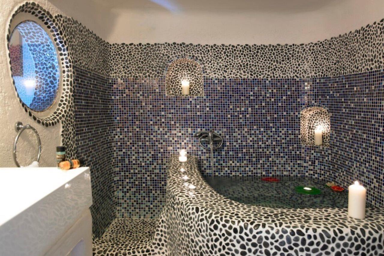 Hotel Of The Gods Cave