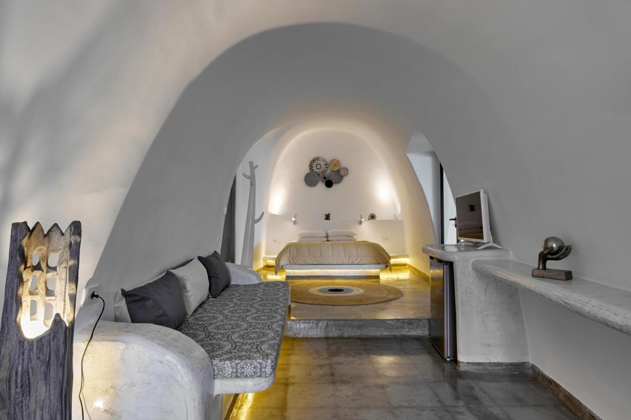 Hotel Of The Gods Cave Megalochori (Santorini)