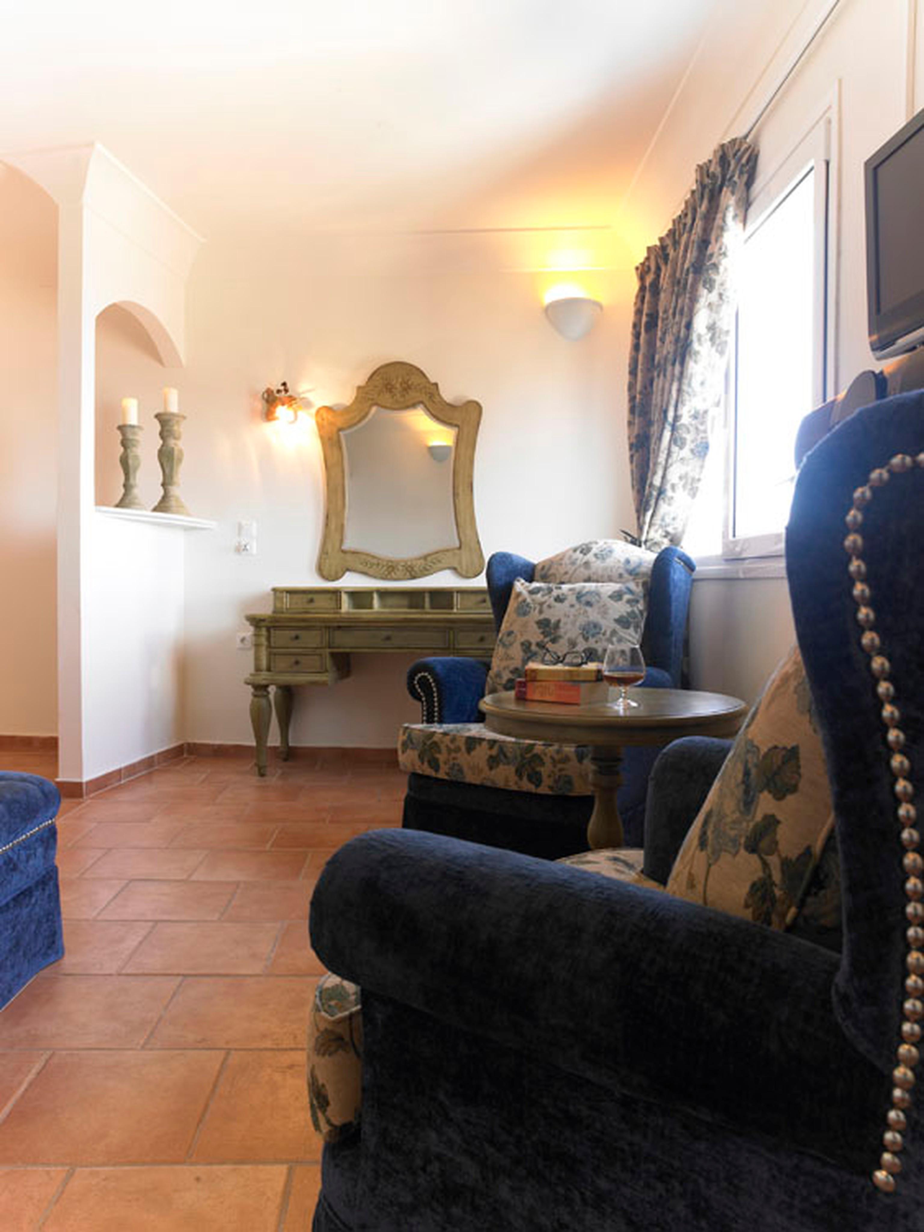 Of The Gods Cave Hotel Megalochori (Santorini)