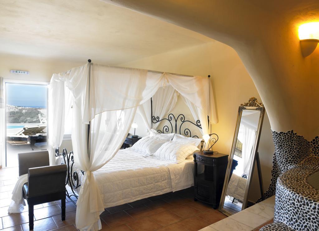 Hotel Of The Gods Cave Megalochori (Santorini)